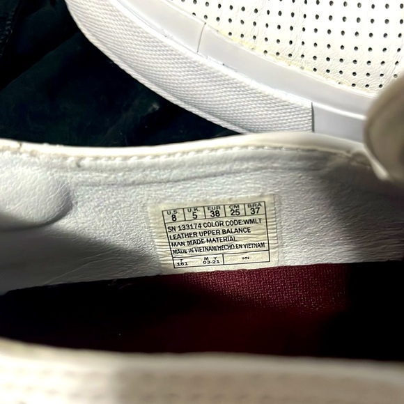 Like New unisex The Method Kinzee leather sneaker white size 8 white sneaker - Picture 3 of 4